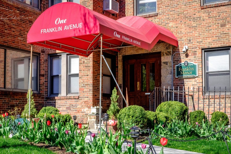 The entrance of Franklin Manor cooperative