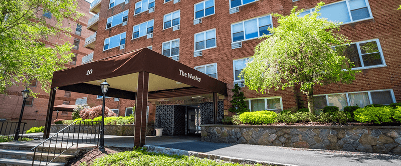 The entrance of Wesley House on Old Mamaroneck Avenue