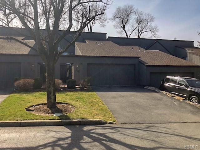 105 Stone Oaks Drive, Hartsdale